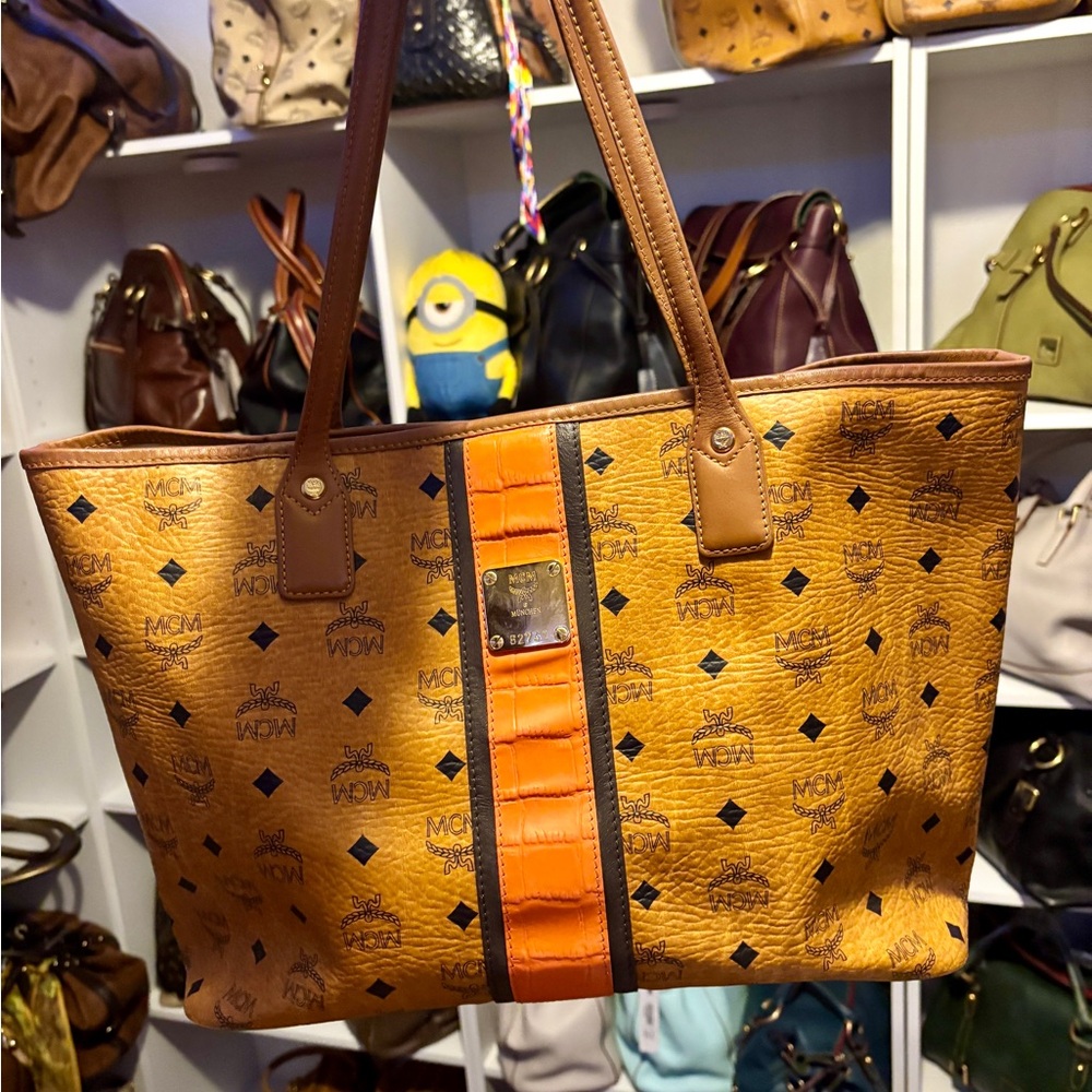 MCM TOTE - image 1